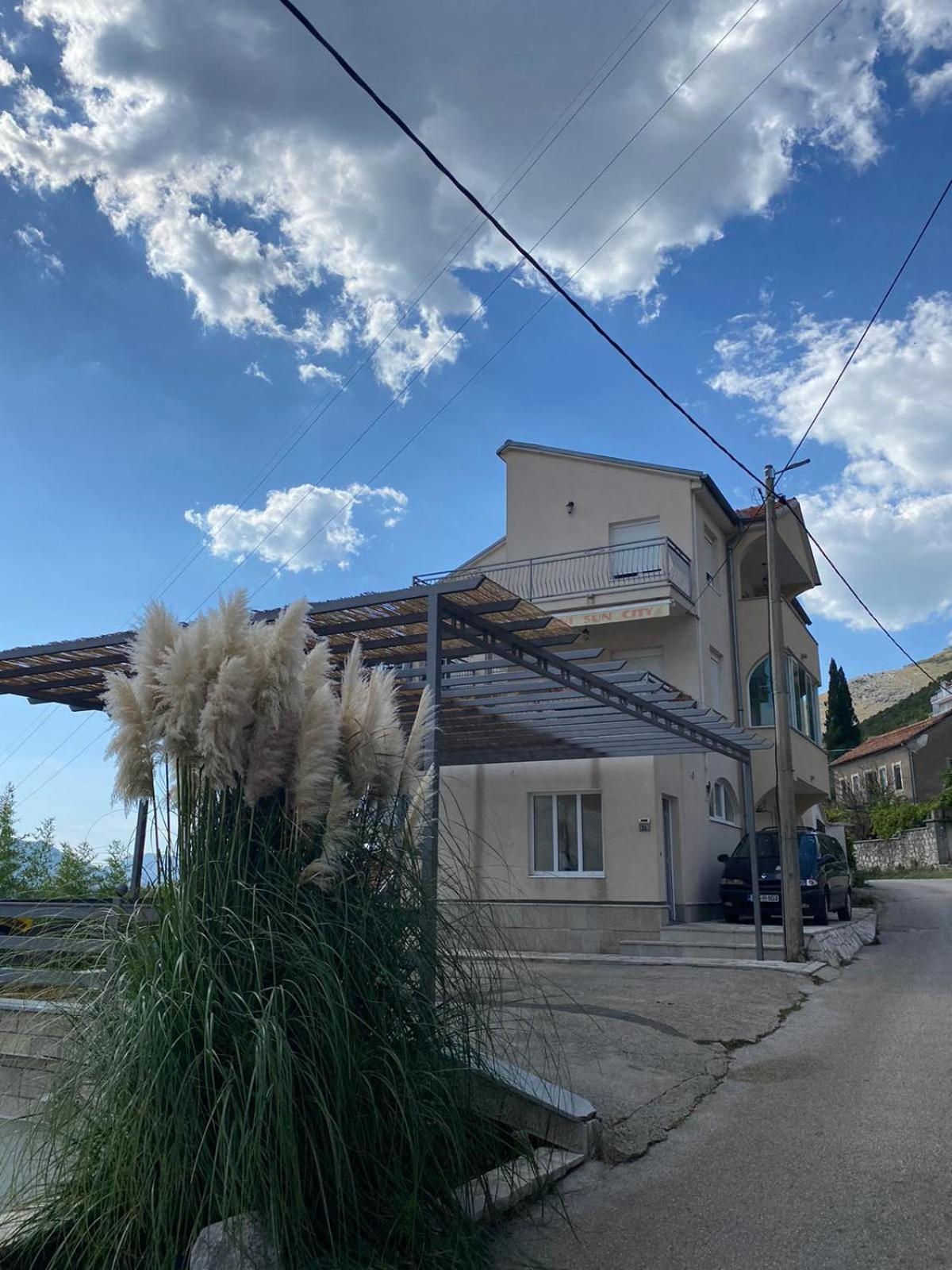 Sun City Apartments Trebinje Exterior foto